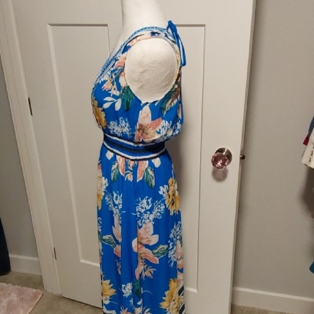 Floral Dress - Picture 3 of 7